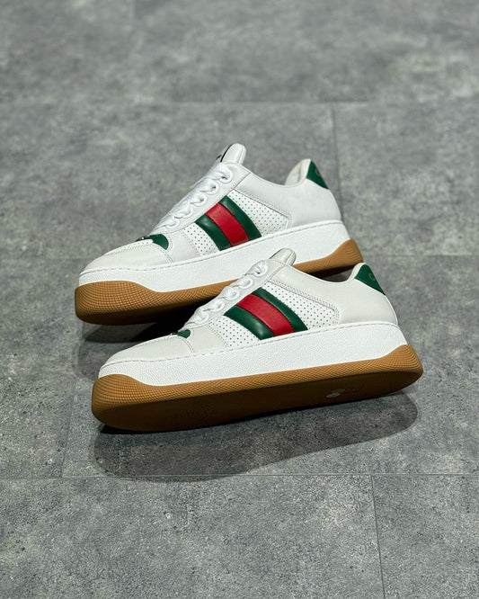 GUC Sneakers