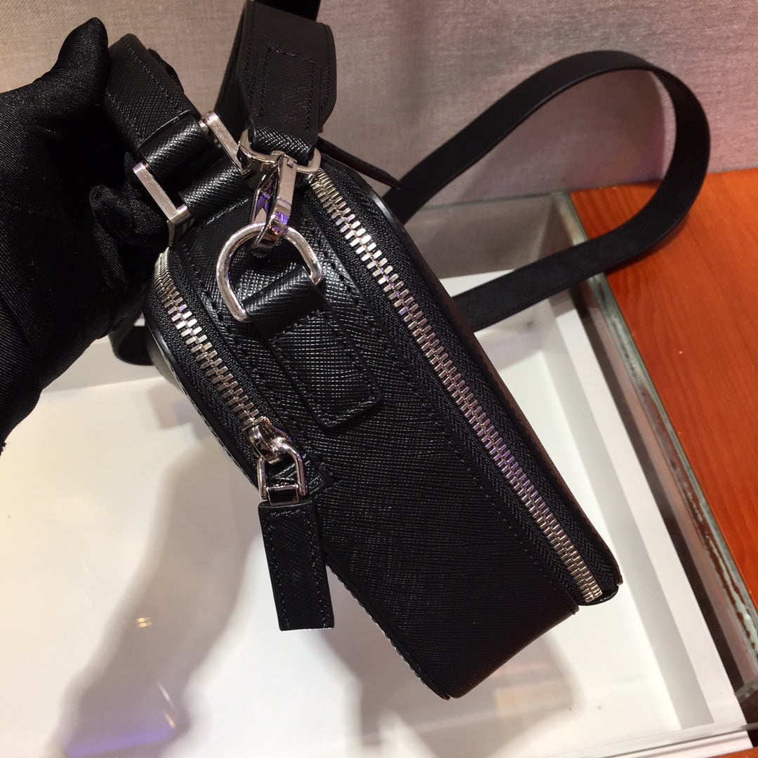 MEDIUM BRIQUE BAG 22 IN BLACK SAFFIANO LEATHER