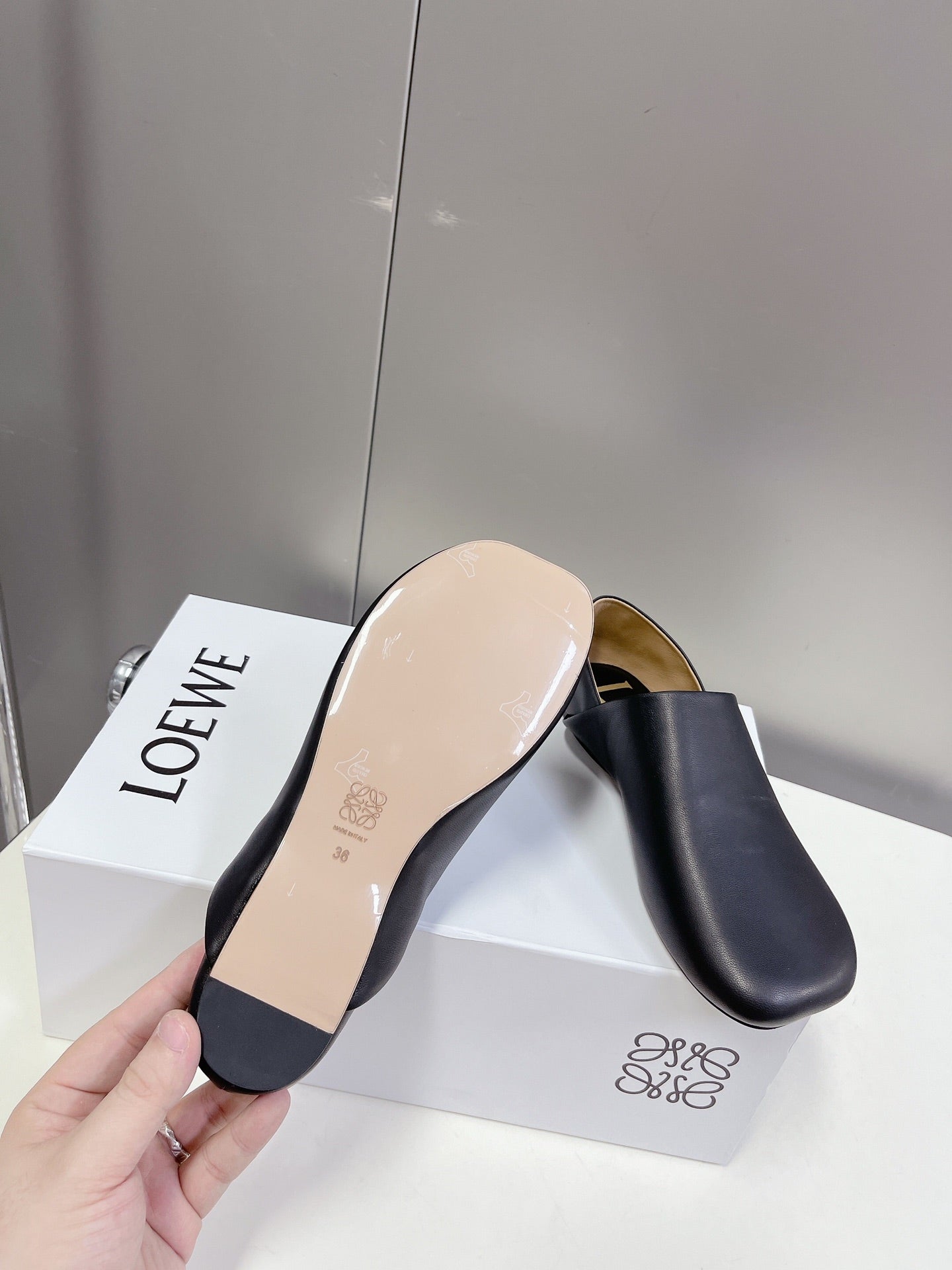 LW TOY SLIPPER BLACK CALFSKIN