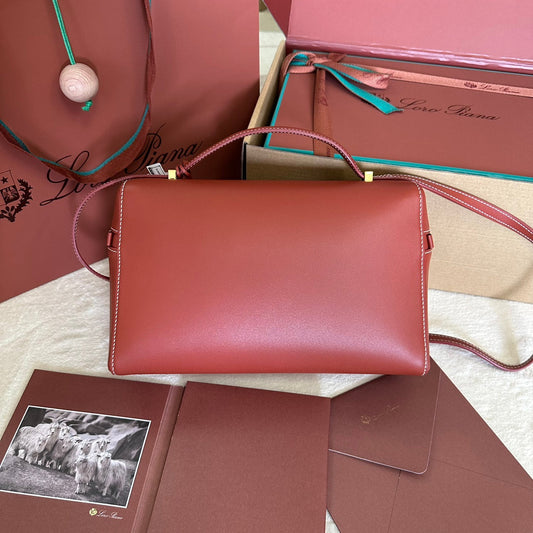 EXTRA BAG L27 IN MARS RED SMOOTH CALFSKIN WITH GOLD HARDWARE