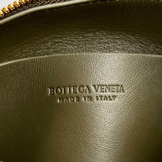 CONCERT POUCH 18 IN ARMY GREEN LAMBSKIN