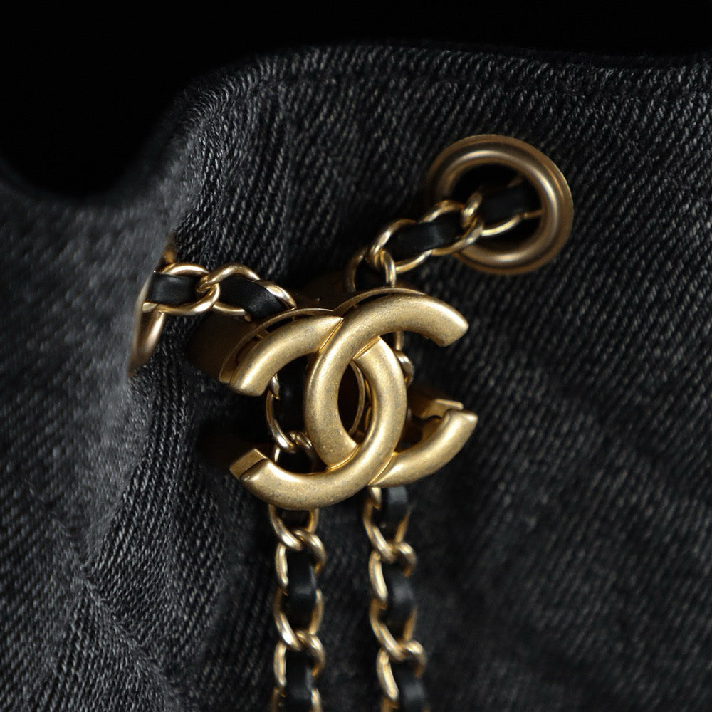 CC 25 HANDBAG IN BLACK 25 WASHED DENIM GOLD HARDWARE