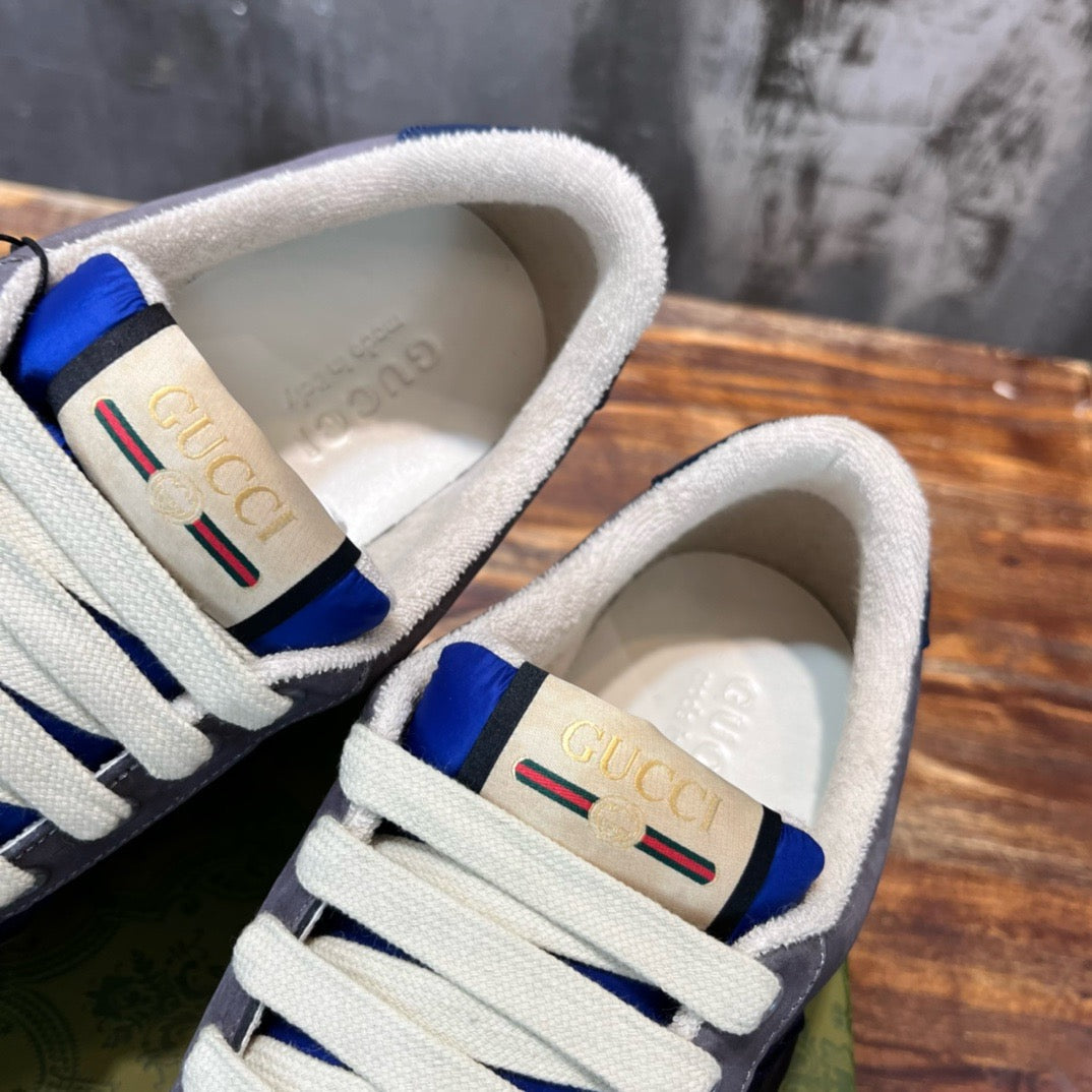 GUC Sneakers