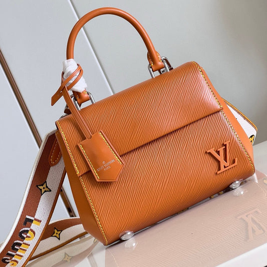 CLUNY MINI 20 IN GOLD HONEY EPI LEATHER