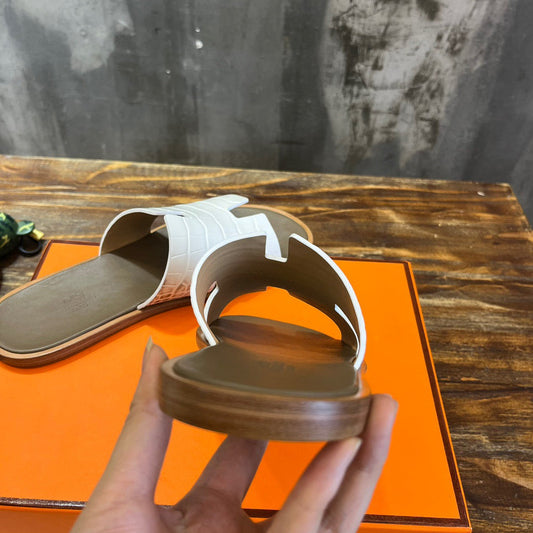 HERM Sandal
