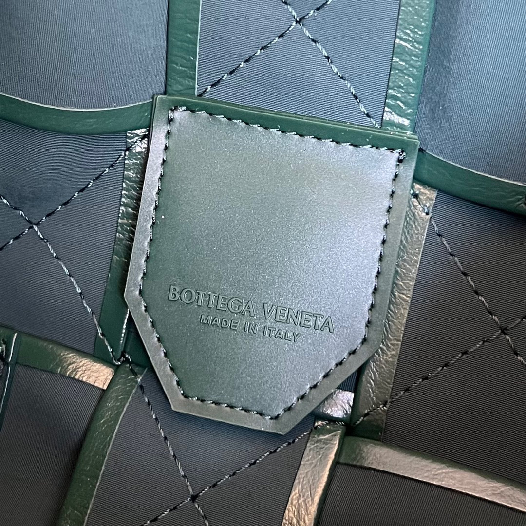 BV Messenger Bag