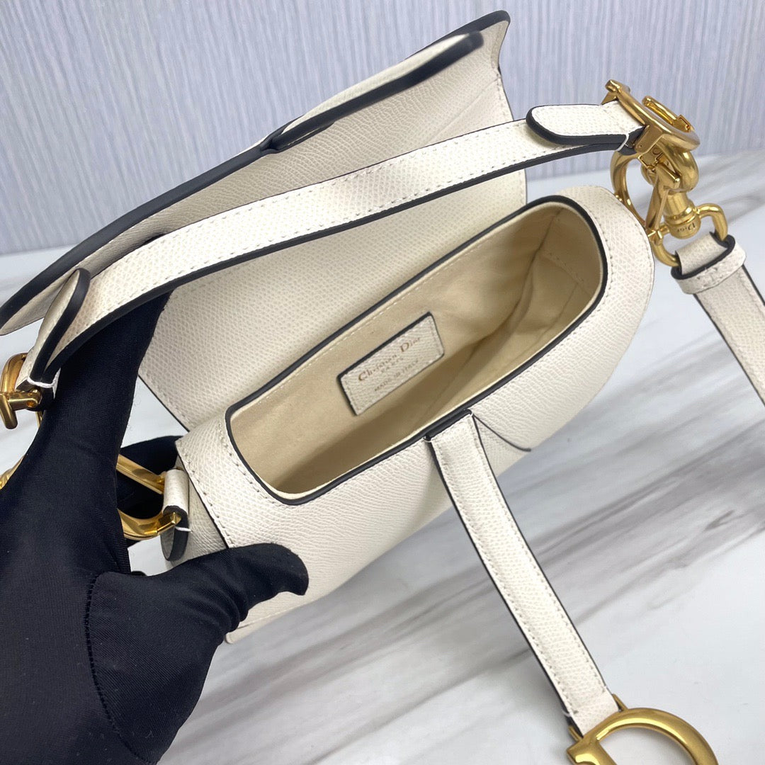 DIO Saddle