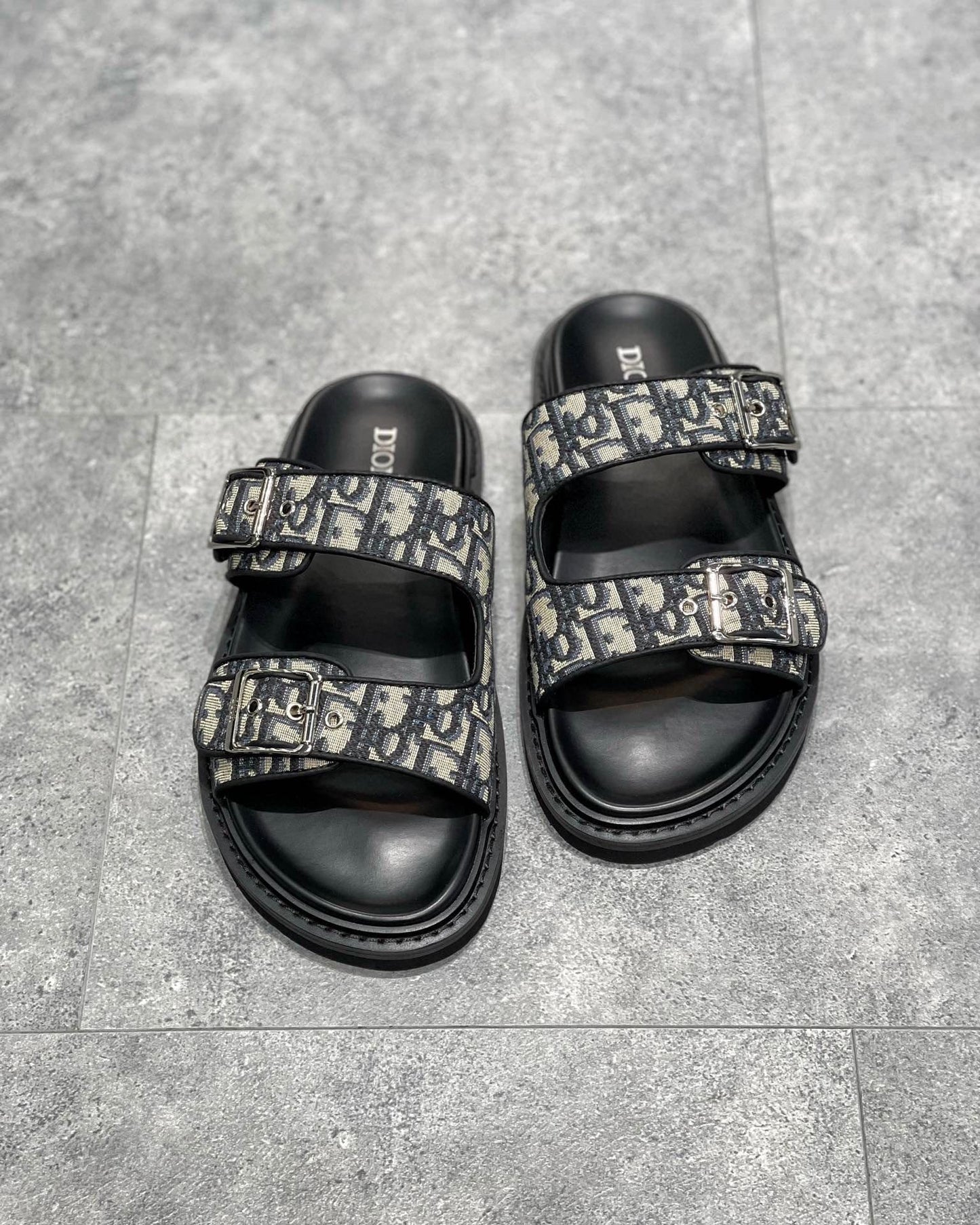DIO Sandal
