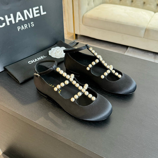 MARY JANES SHOES BLACK GOATSKIN WITH FAUX PEARL