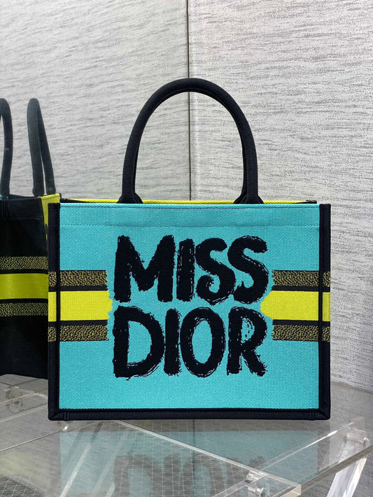 MEDIUM BOOK TOTE 36 IN COLORFUL CANVAS 226513