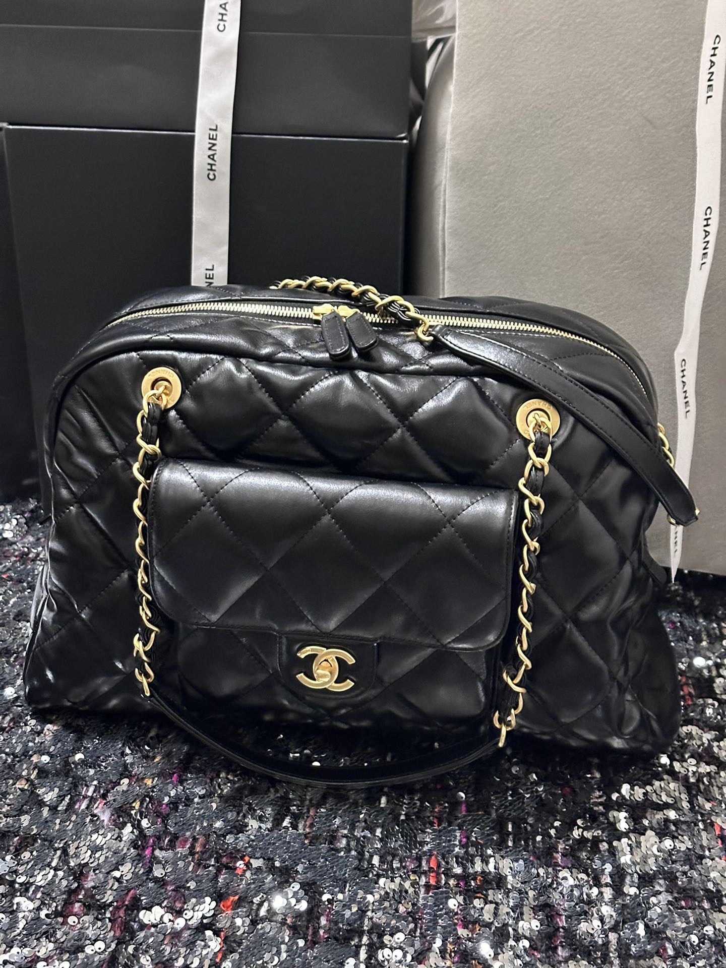 BOWLING BAG 44 IN BLACK SOFT LAMBSKIN GOLD HARDWARE