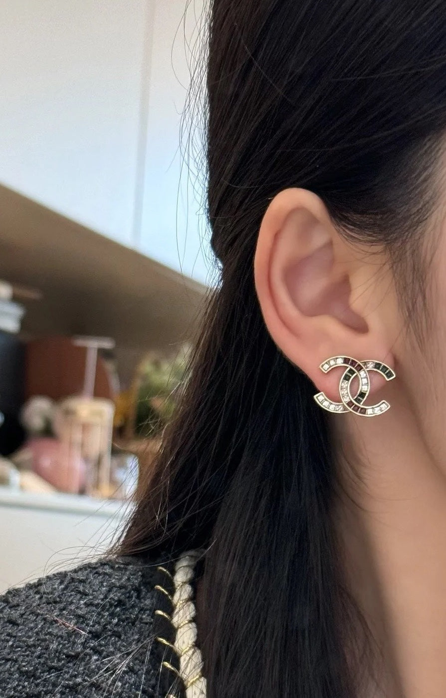 DOUBLE C STUD EARRINGS IN LIGHT GOLD METAL WITH MULTICOLOR CRYSTALS