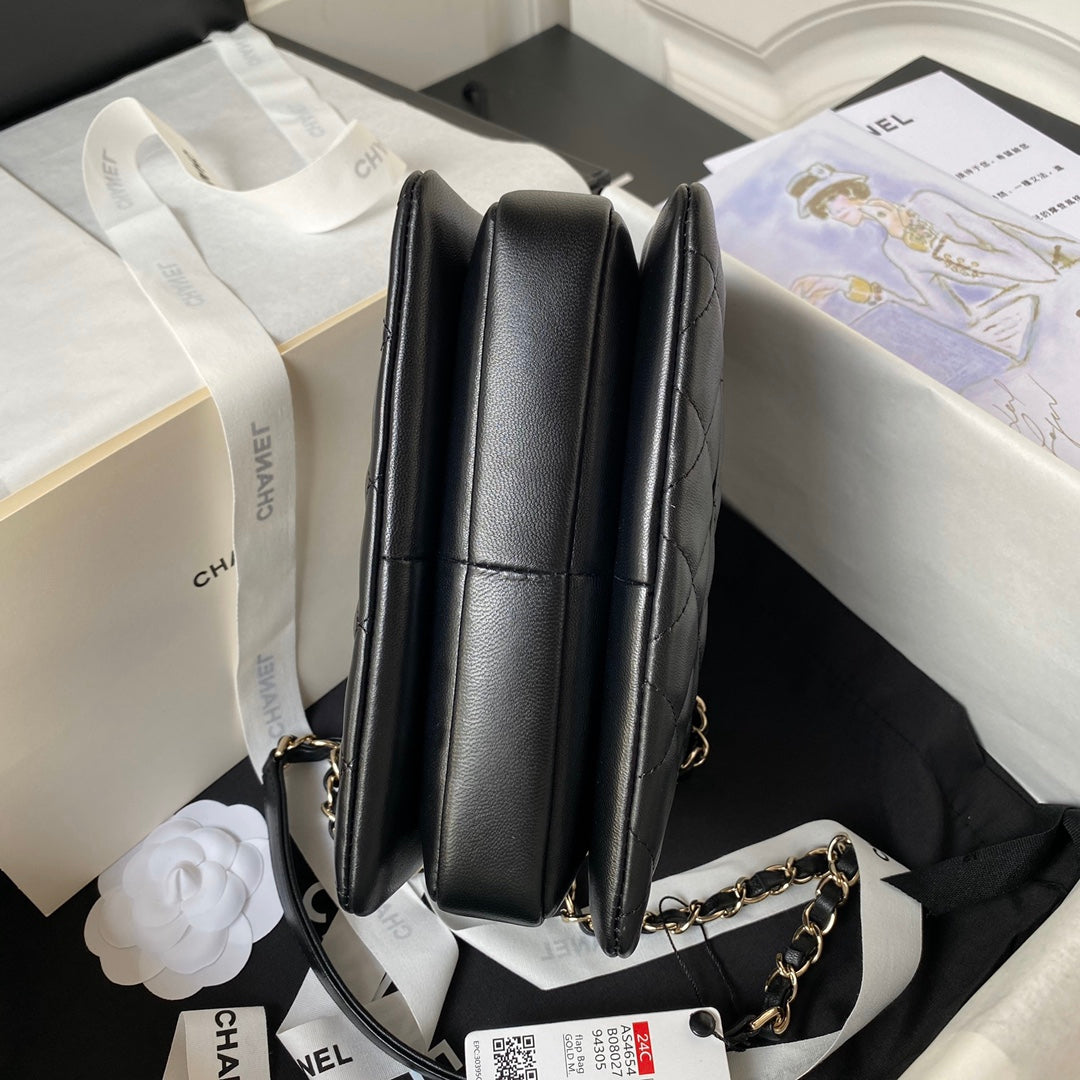 CC SMALL 20 FLAP BAG IN BLACK CALFSKIN WITH CHAIN