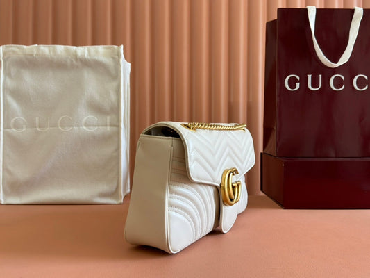 MARMONT SHOULDER BAG 31 IN WHITE CALFSKIN GOLD CHAIN