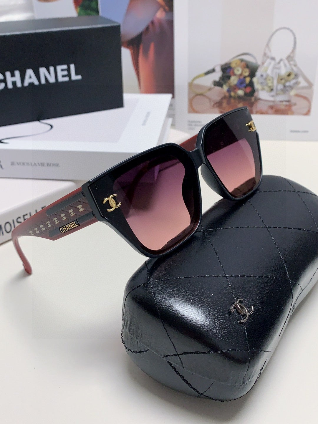 SQUARE SUNGLASSES 632894 IN RED ACETATE