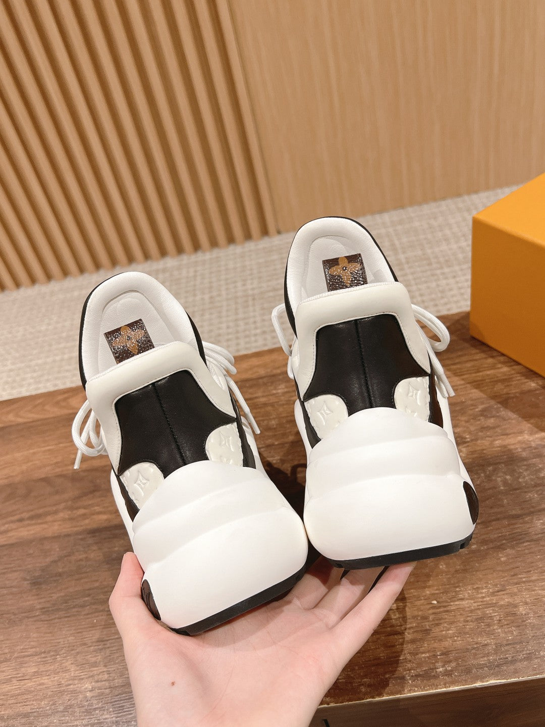 LV ARCHLIGHT SNEAKER IN WHITE MIX BLACK EMBOSSED CALFSKIN 101058