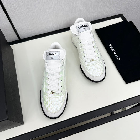 SPORTS SHOES IN GLOSSY WHITE CALFSKIN