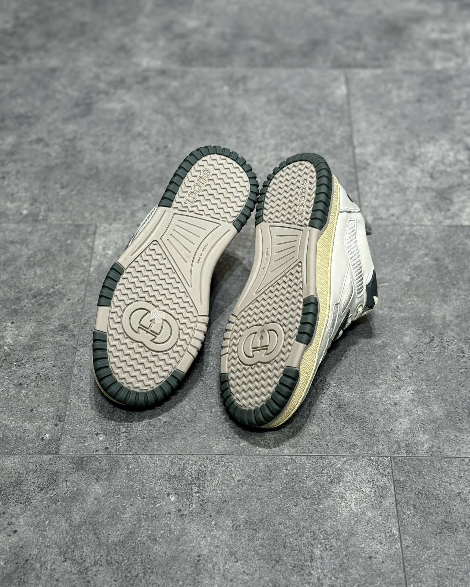 GUC Sneakers