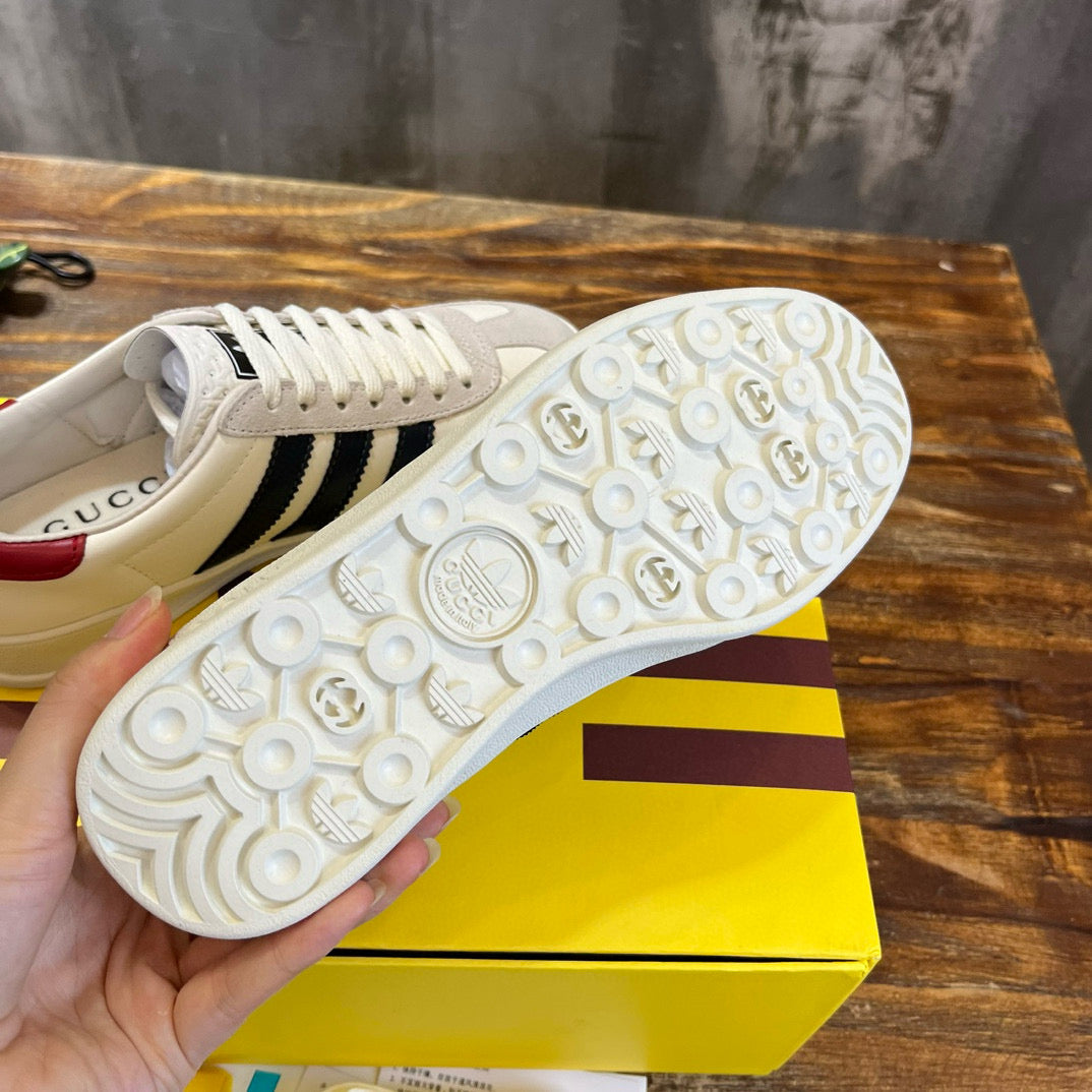 GUC Sneakers