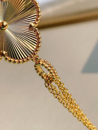VINTAGE CLOVER PEDANT NECKLACE GOLD