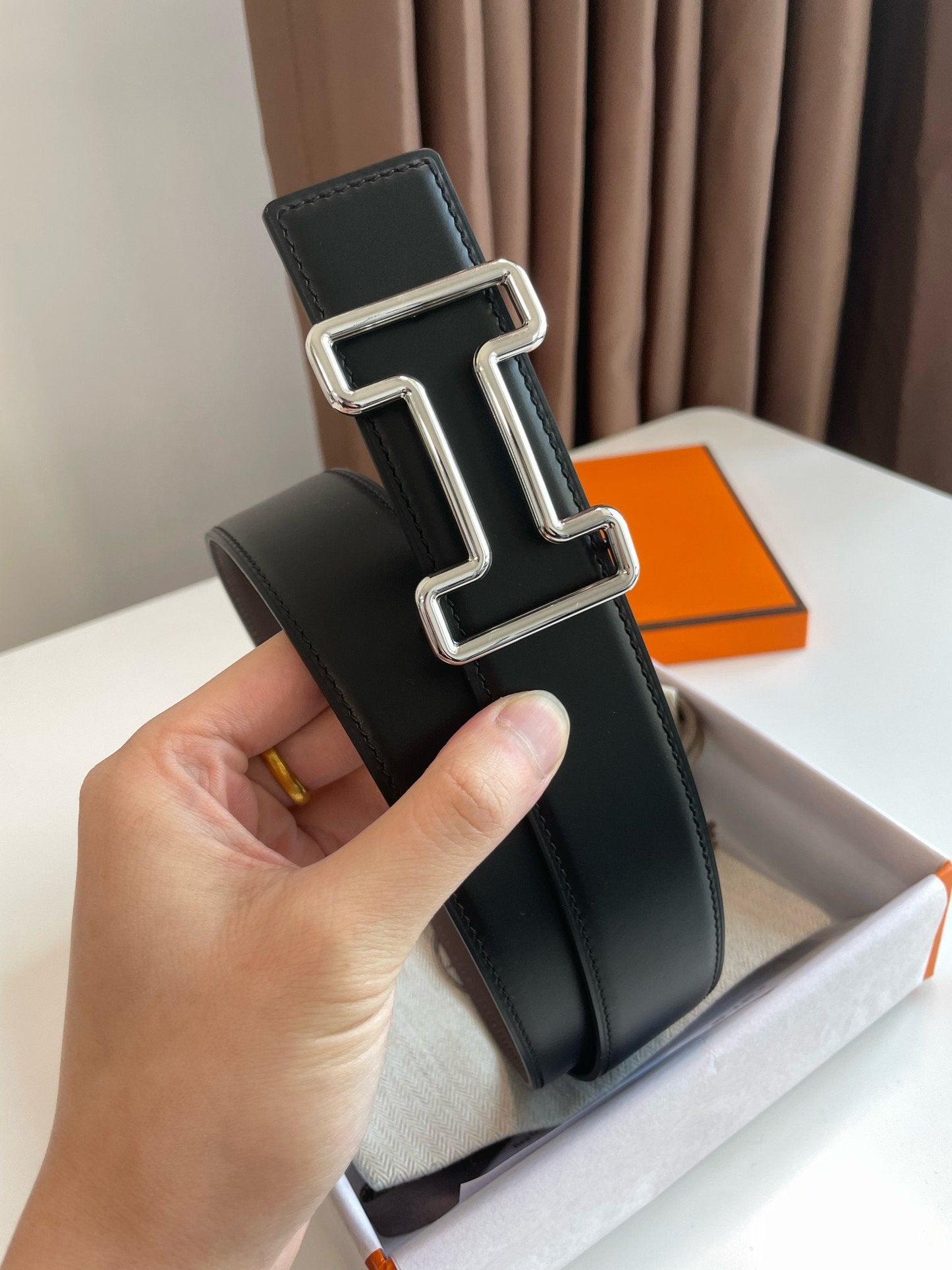 H TONIGHT BELT 38MM SILVER BUCKLE BLACK GRAPHITE LEATHER
