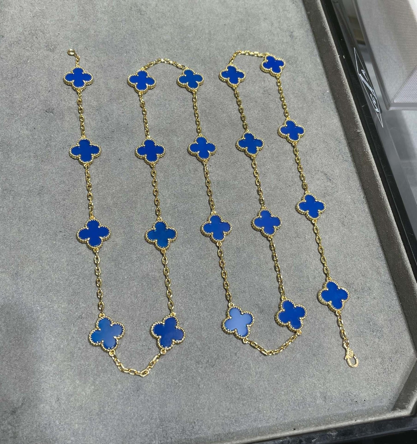 CLOVER 20 MOTIF AGATE 86CM NECKLACE