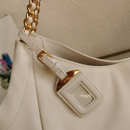 CHAIN TOTE 39 SOFT WHITE CALFSKIN