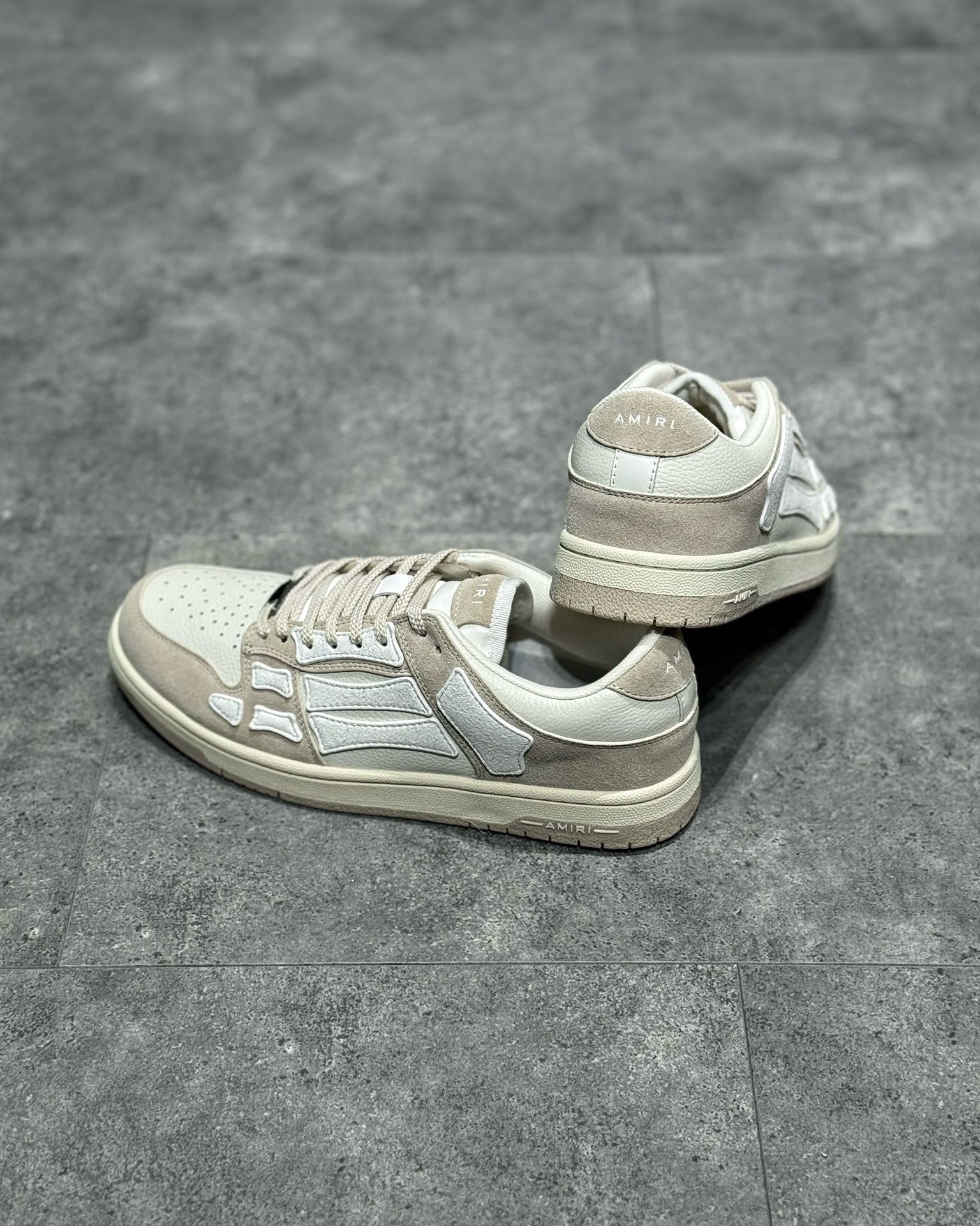 AMR Sneakers