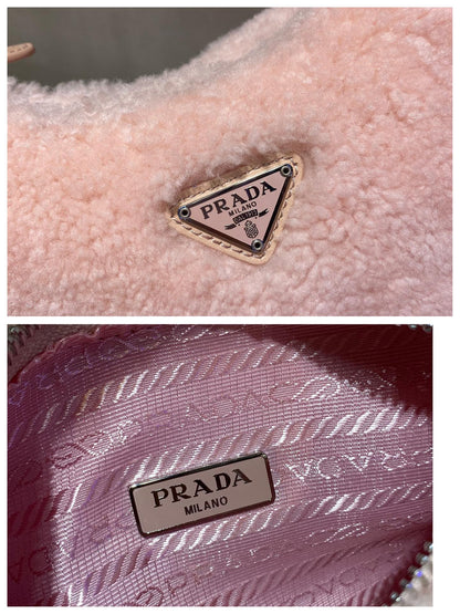 HOBO BAG 23 IN LIGHT PINK SHEARLING