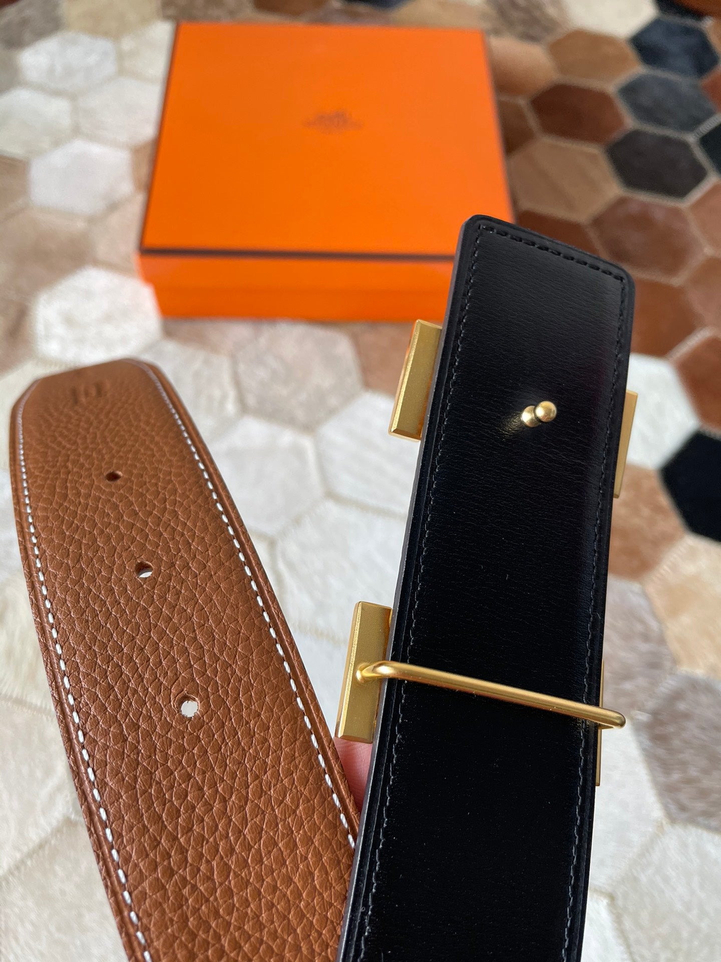 HM CONSTANCE BELT BUCKLE & REVERSIBLE BRONZE BROWN LEATHER STRAP 38MM GOLD HARDWARE