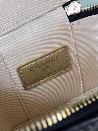 CC MINI 11 VANITY CHAIN IN BLACK CALFSKIN GOLD HARDWARE