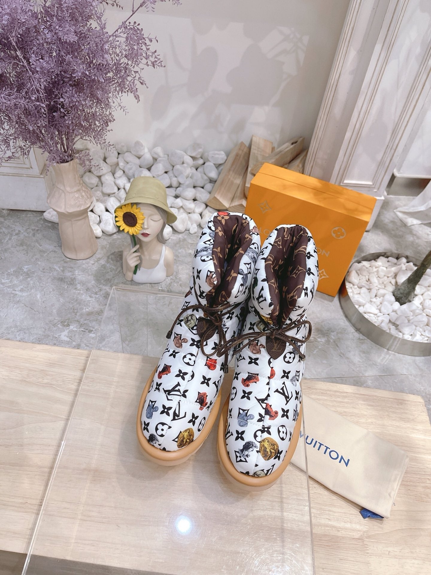 PILLOW COMFORT ANKLE BOOTS IN WHITE MIX BLACK MONOGRAM NYLON