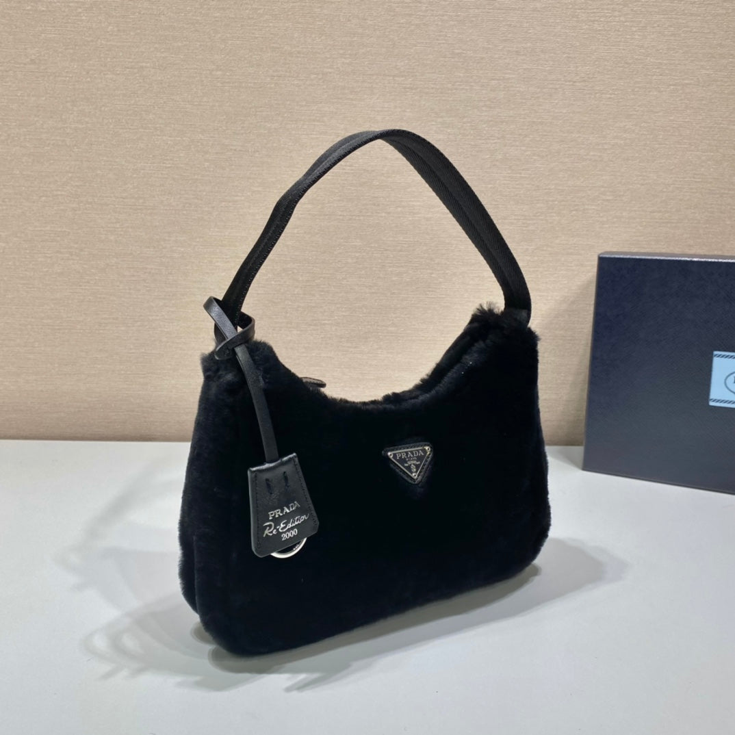 HOBO BAG 23 IN BLACK RABBIT FUR