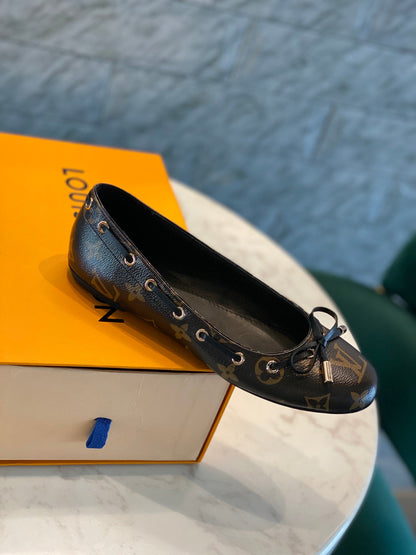 LV WOMEN'S BALLET FLAT IN CHOCOLATE BROWN MONOGRAM CALFSKIN WITH BOW