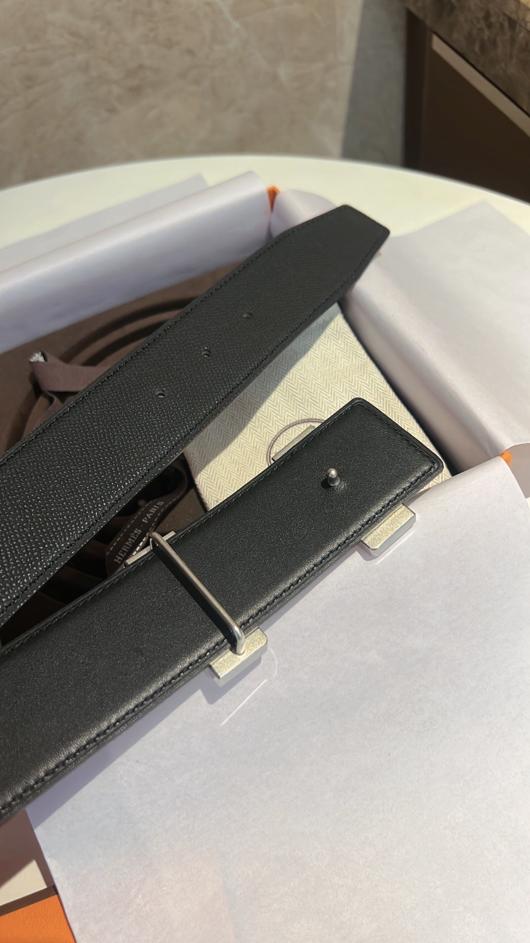 HM CONSTANCE BELT BUCKLE & REVERSIBLE BLACK LEATHER STRAP 42MM