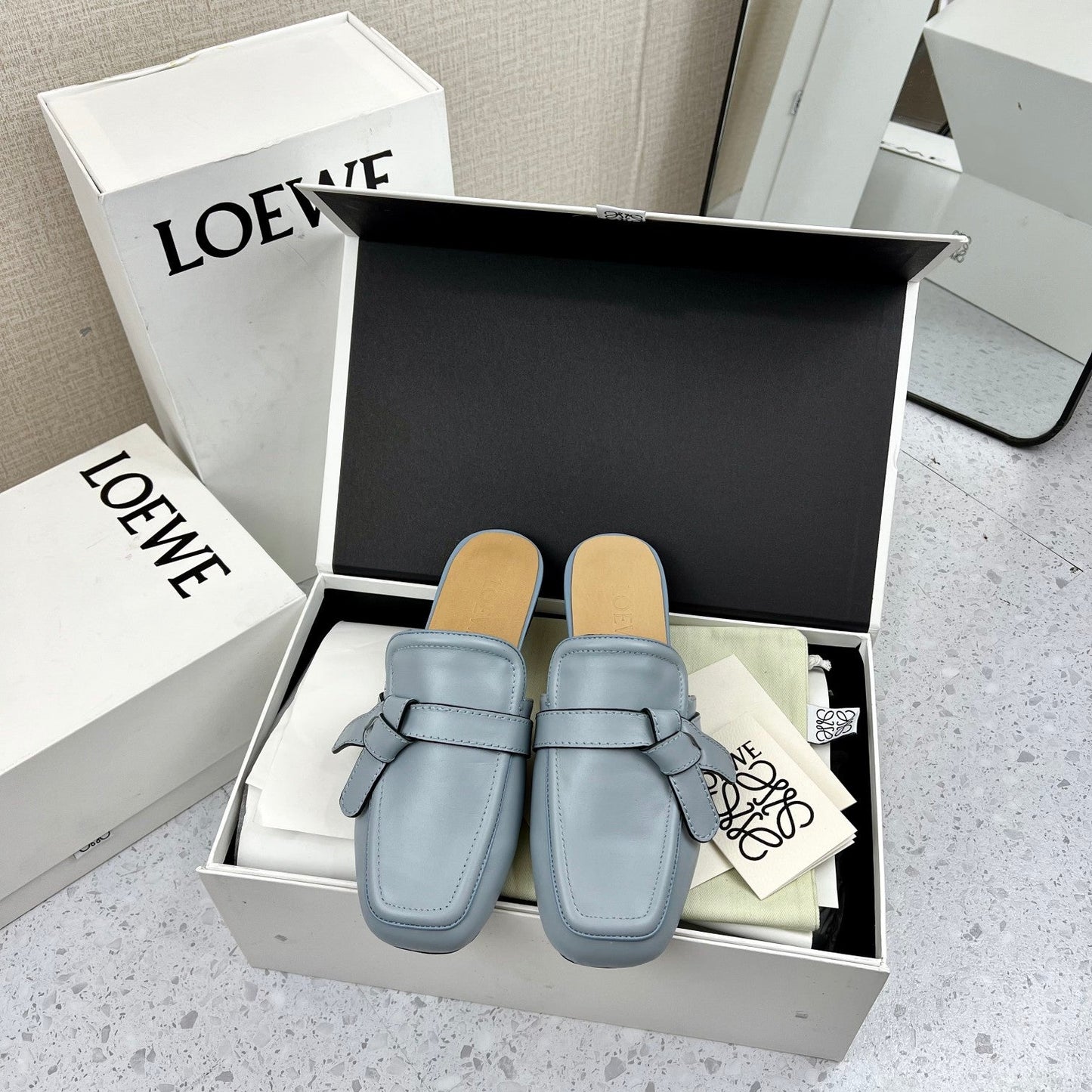 LW GATE BELTED MULE STONE CALFSKIN