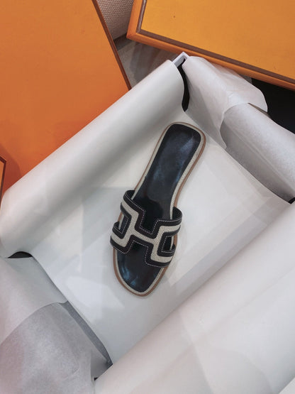 0ran Sandal Black Leather