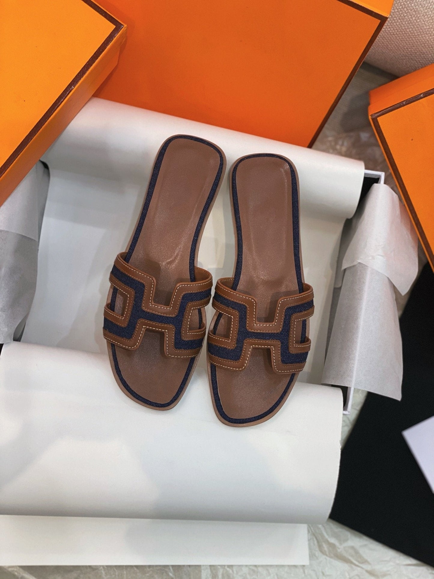 Oran Sandal Brown/Black Leather