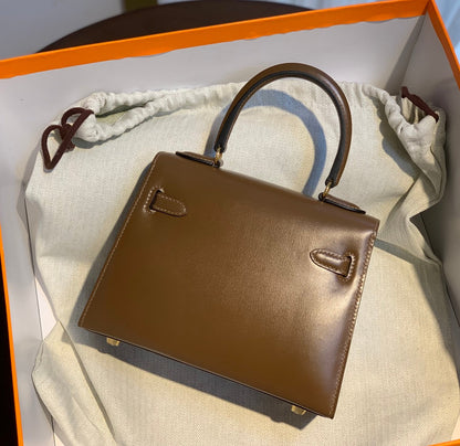 KELLY MINI 20 BAG IN CHOCOLATE BROWN SMOOTH CALFSKIN WITH GOLD HARDWARE