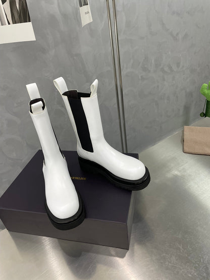 LUG CHELSEA BOOT IN WHITE CALFSKIN
