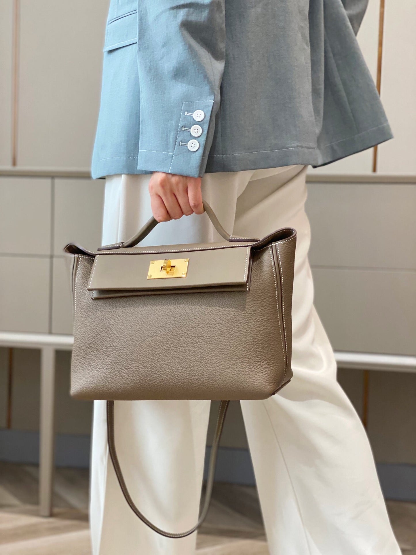 MINI 24/24 29CM IN TOGO ETOUPE EVERCOLOR CALFSKIN GOLD KELLY BUCKLE