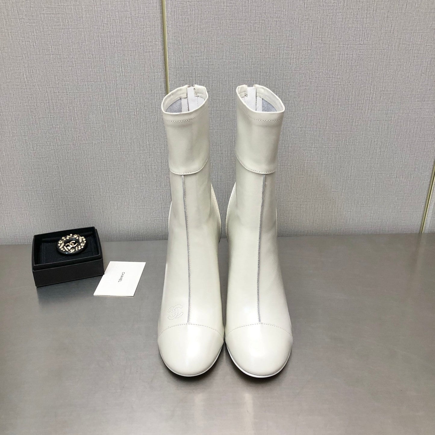 HIGH HEEL ANKLE BOOTS IN WHITE CALFSKIN