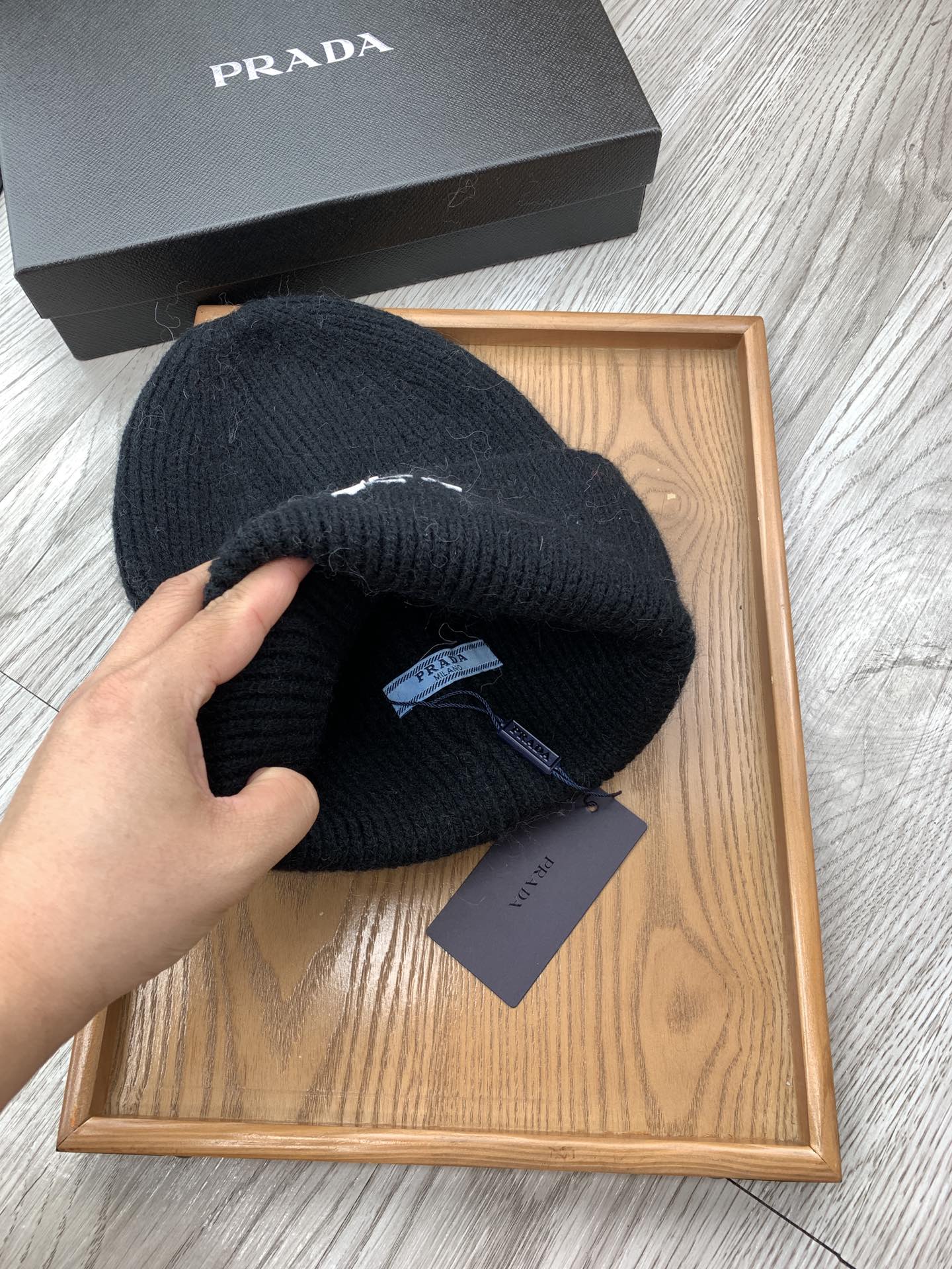 BEANIE HAT IN BLACK WOOL 108753