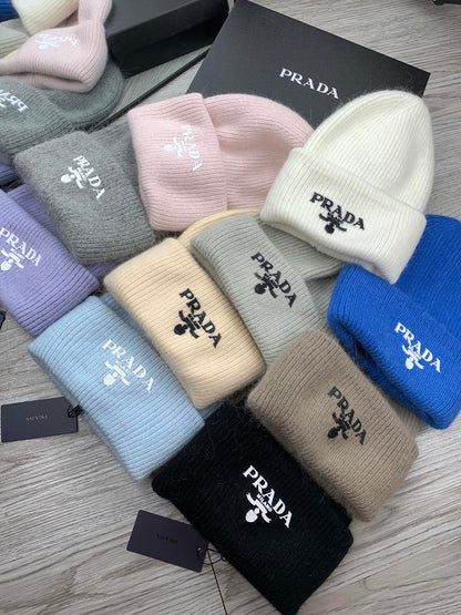 BEANIE HAT IN LIGHT BLUE WOOL 108744