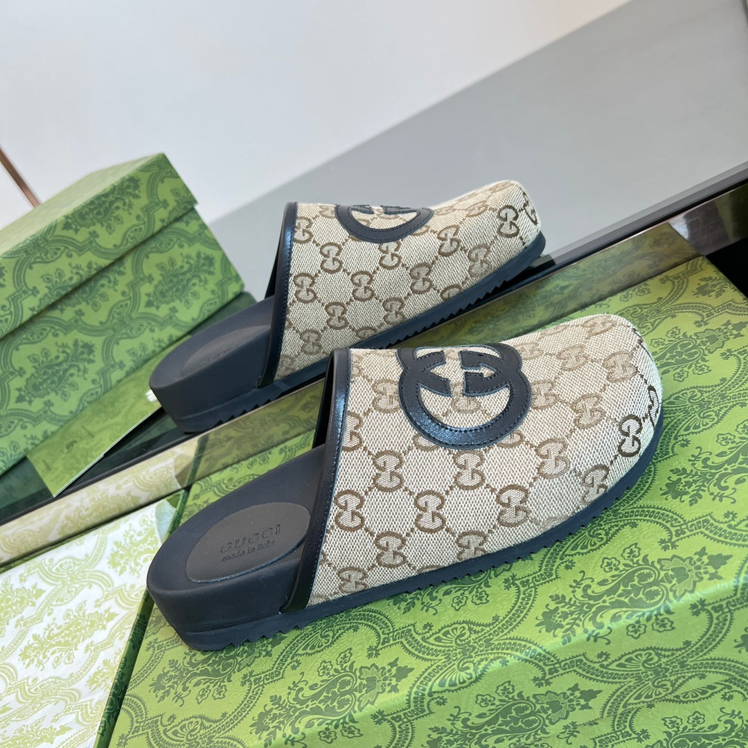INTERLOCKING G MULE IN BEIGE MONOGRAM CANVAS AND LEATHER