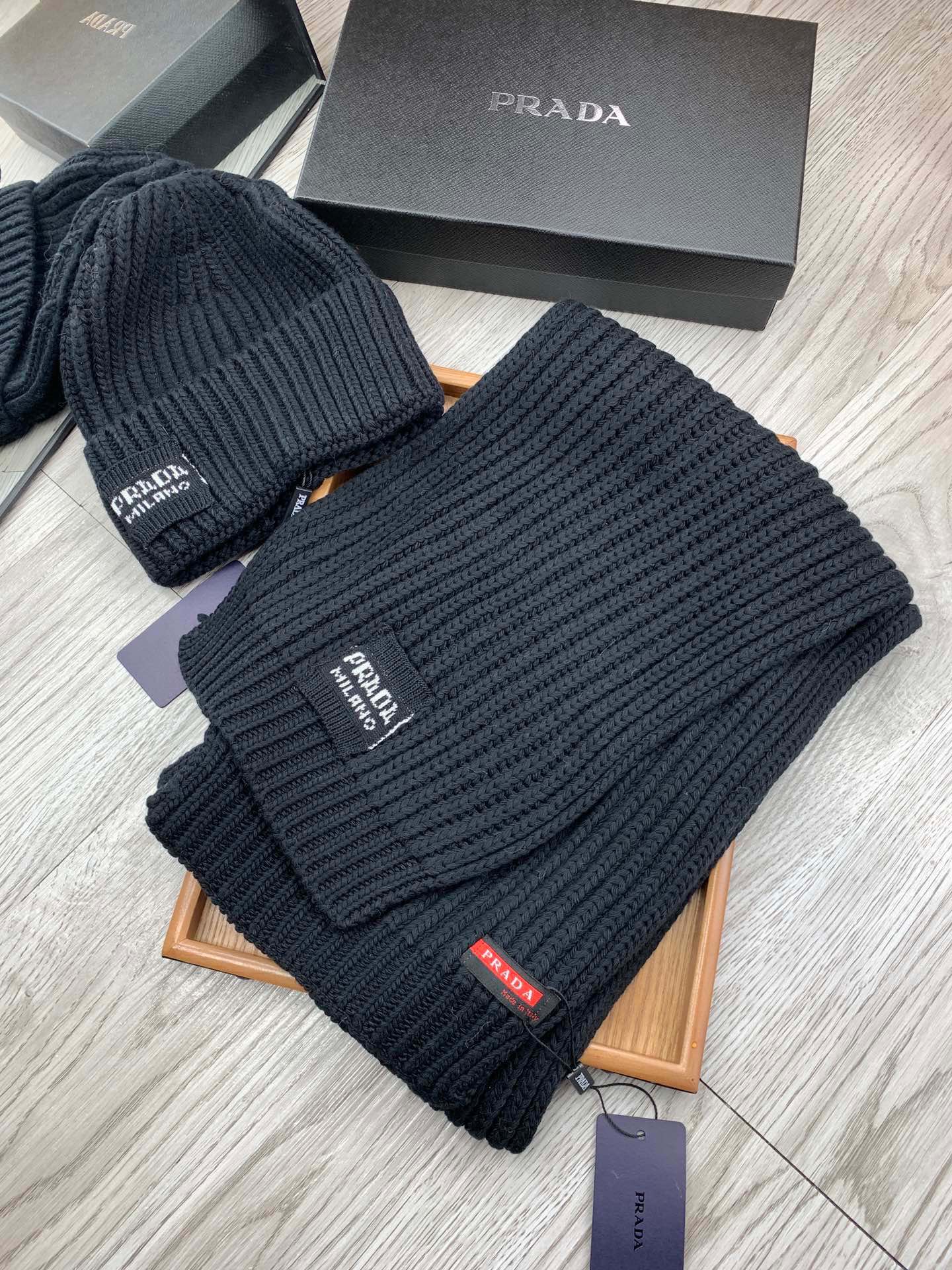 SET SCARF AND HAT IN BLACK WOOL AND RABBIT FUR 388994