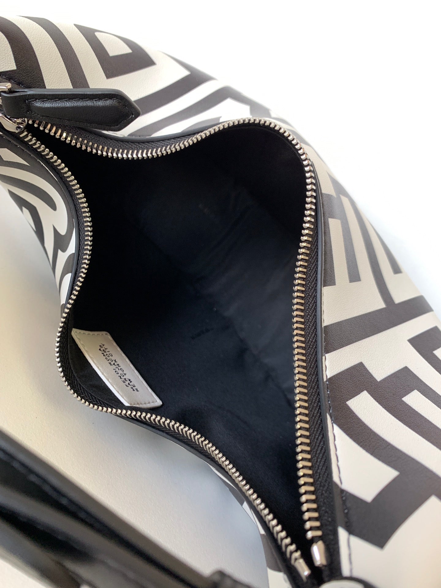 FENDIGRAPHY SMALL 29 IN WHITE MIX BLACK SMOOTH CALFSKIN SILVER HARDWARE