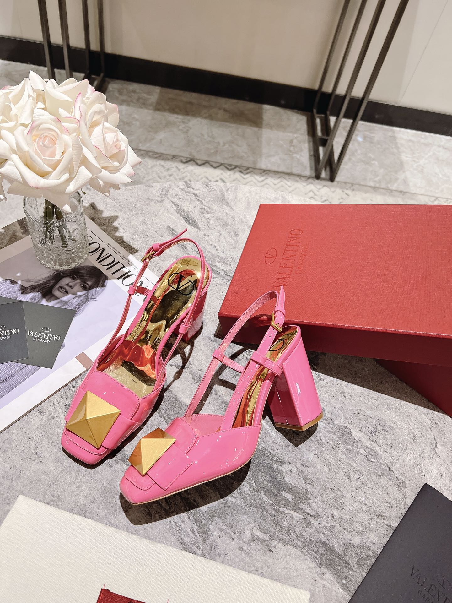 ONE STUD BRIGHT PINK PATENT LEATHER LACE-UP HIGH HEELS 85 MM