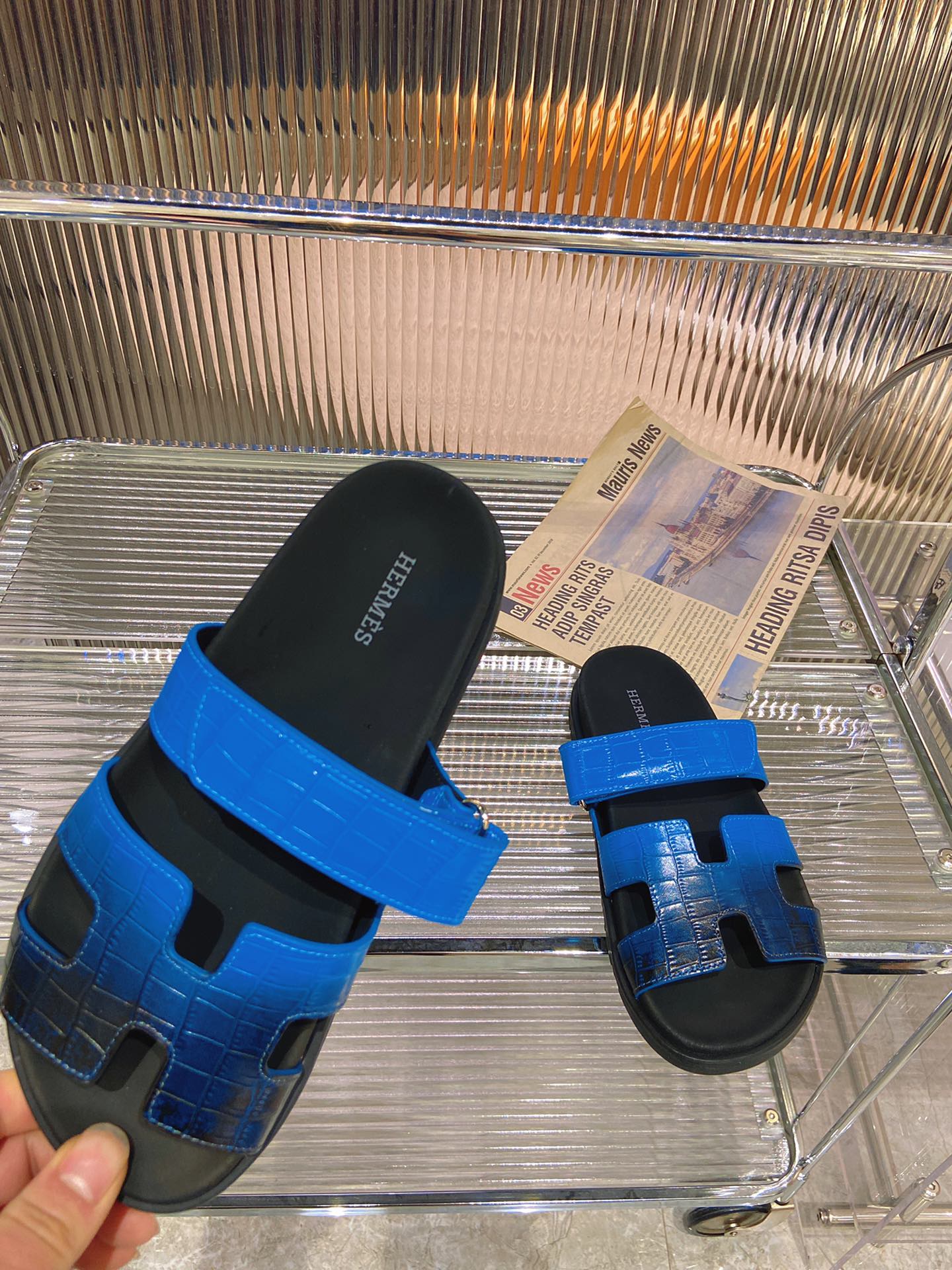 CHYPRE SANDAL OMBRE BLACK COBALT CALFSKIN