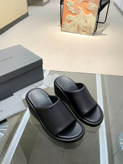 WEDGE SANDALS IN BLACK SOFT LAMBSKIN